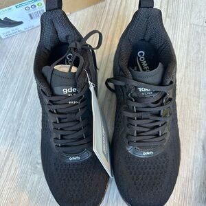 Gdefy Women's Black Athletic Shoes